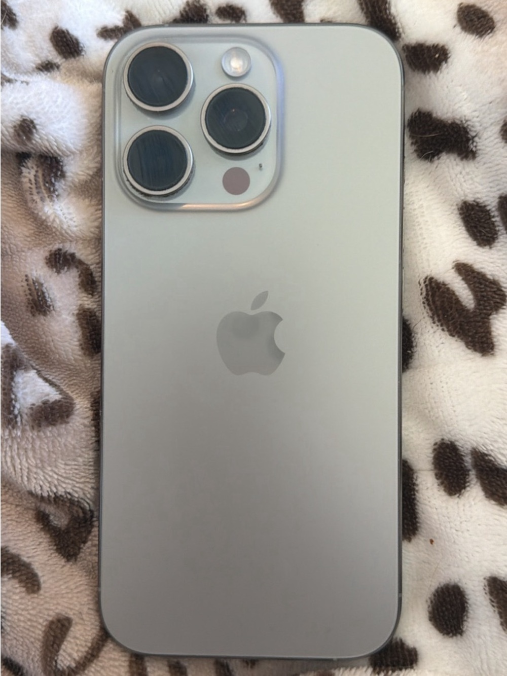 iPhone 16 Pro 128gb - unlocked